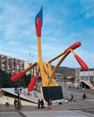 Claes Oldenburg uses what kind of scale in his sculptures to express admiration for the little things in everyday life? His work Mistos is an example.