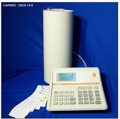 How does the detector part of the dose calibrator work